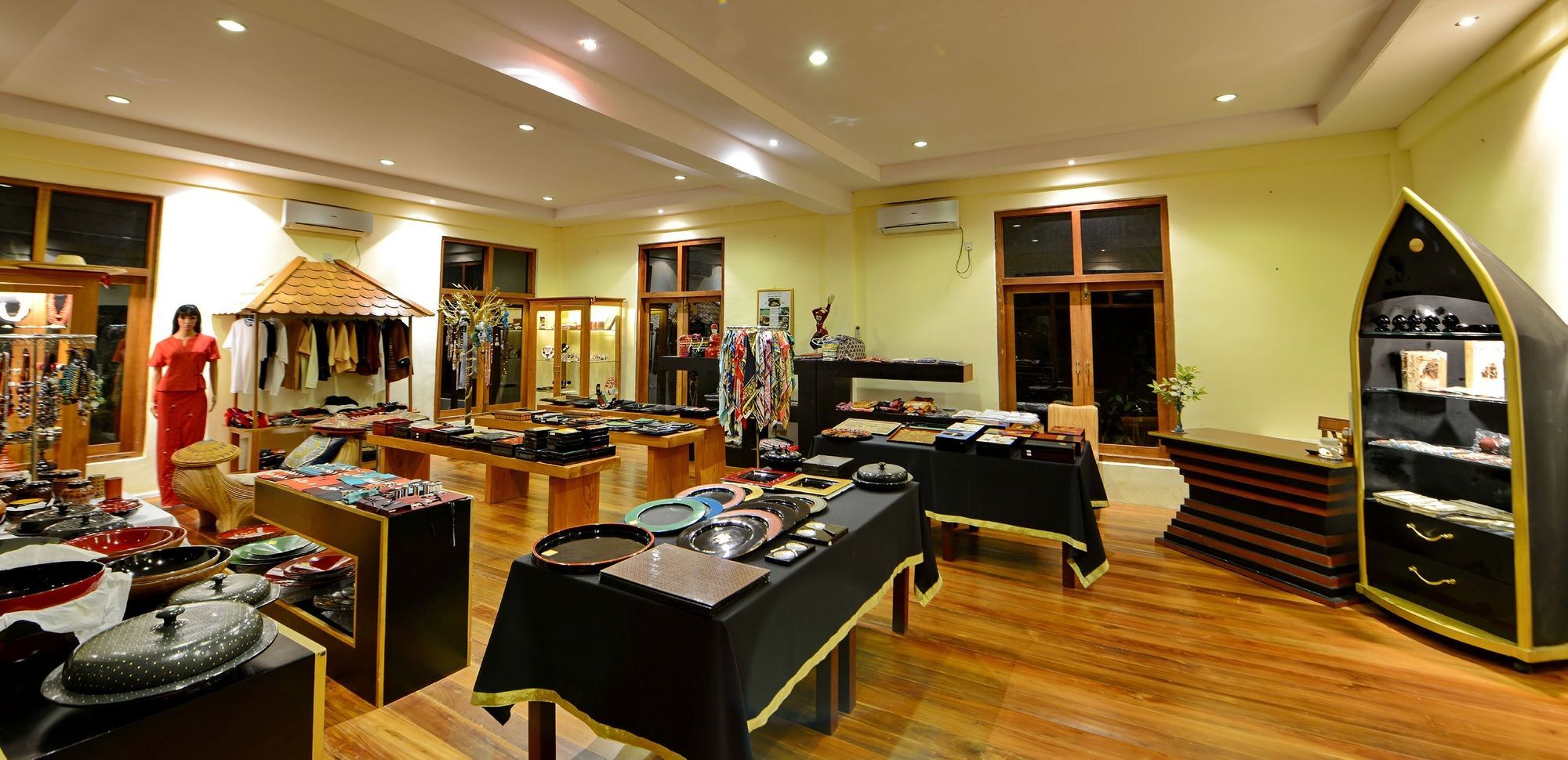 Aureum Palace Hotel & Resort Inle Ньоншуэ Экстерьер фото